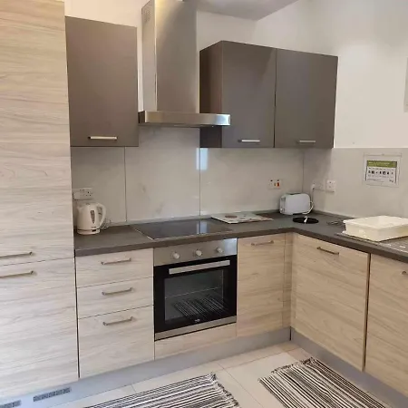 Crescent Corner St. Paul's Bay