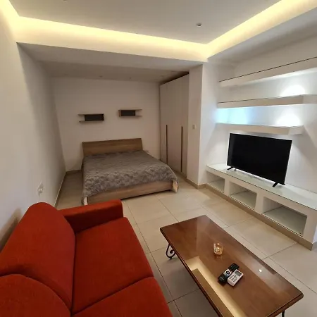 Apartment Crescent Corner