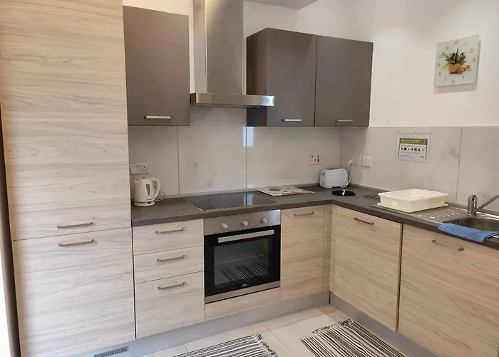 Crescent Corner St. Paul's Bay