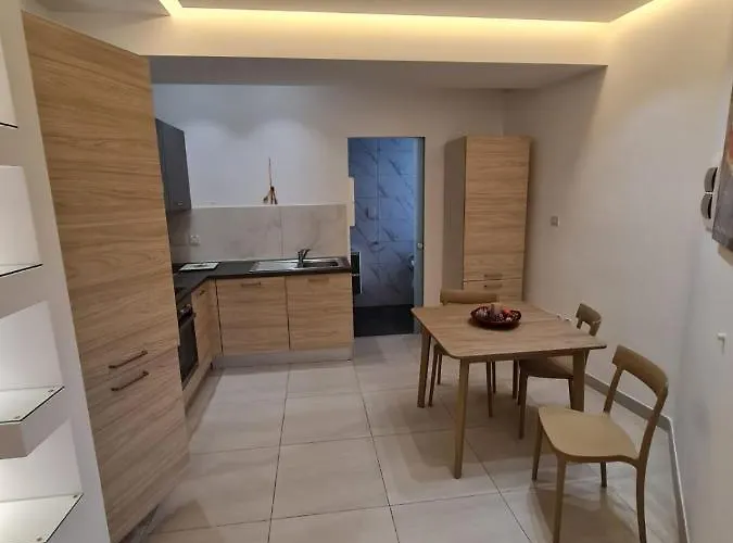 Crescent Corner * St. Paul's Bay