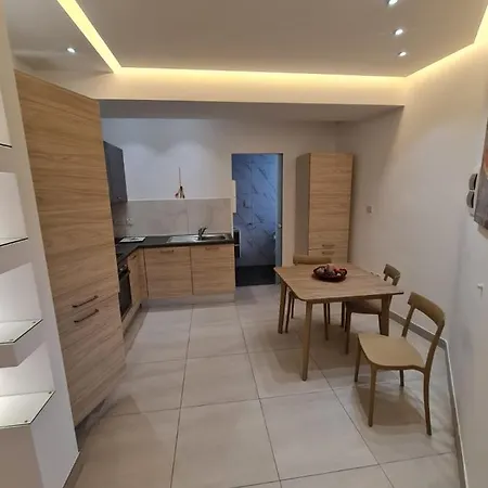 Crescent Corner * St. Paul's Bay